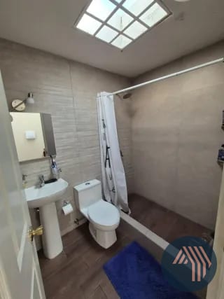ALQUILER DE CÉNTRICO TOWNHOUSE  - MONTE AZUL, ZONA 13 — Casa en Alquiler en Monte Azul, Zona 13, Guatemala, Ciudad — miniatura 6 de 16
