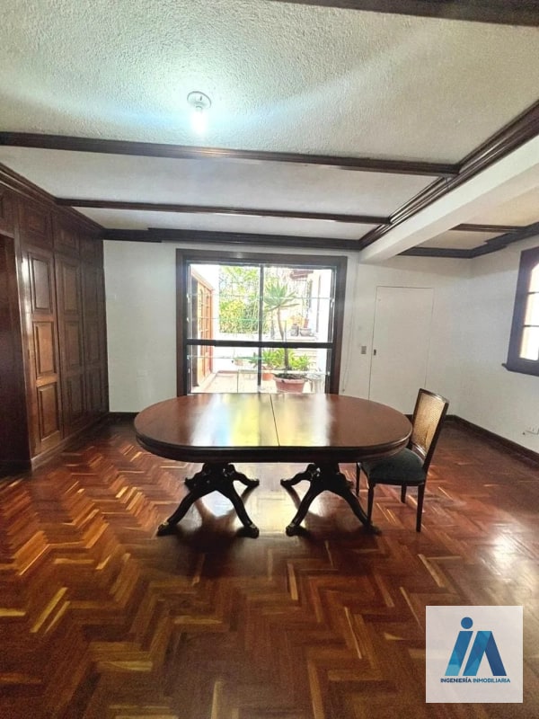 CASA EN VENTA - 📍Residenciales Mallorca, zona 14 _Una residencia única con acabados de caoba y amplio jardín_ — Casa en Venta en Zona 14, Guatemala, Ciudad — foto 14 de 16