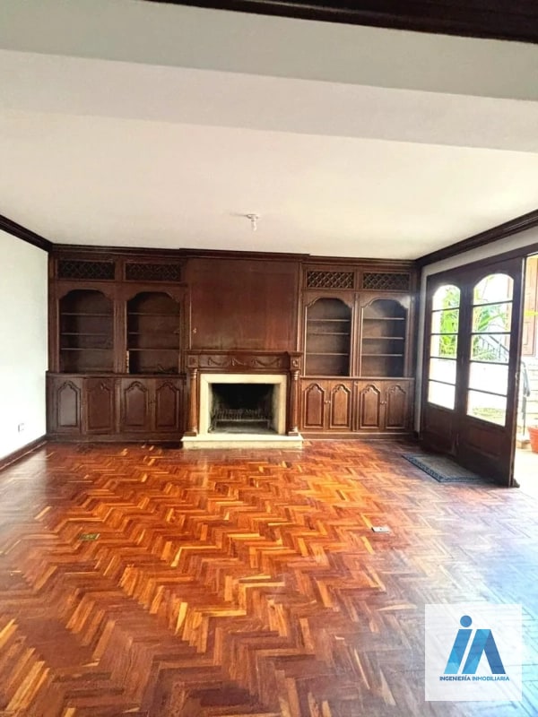 CASA EN VENTA - 📍Residenciales Mallorca, zona 14 _Una residencia única con acabados de caoba y amplio jardín_ — Casa en Venta en Zona 14, Guatemala, Ciudad — foto 12 de 16