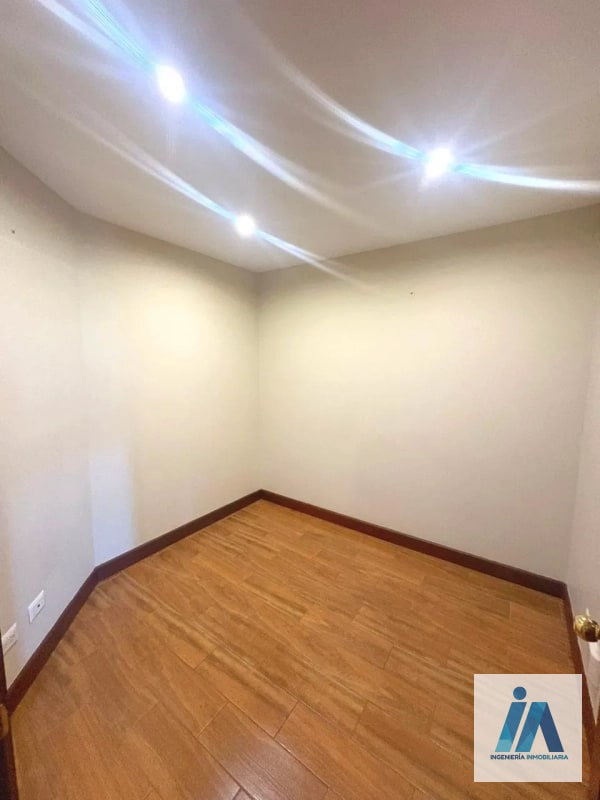 APARTAMENTO EN ALQUILER - 📍Edificio Milenia, zona 10 Viva en un entorno rodeado de áreas verdes con una ubicación privilegiada. - 2