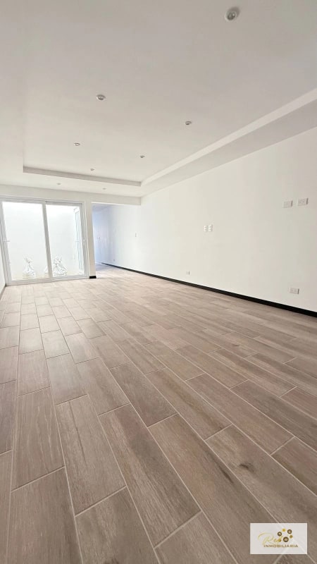 🏡 Casa para Estrenar en Venta – Zona 16, Hacienda Real - 12