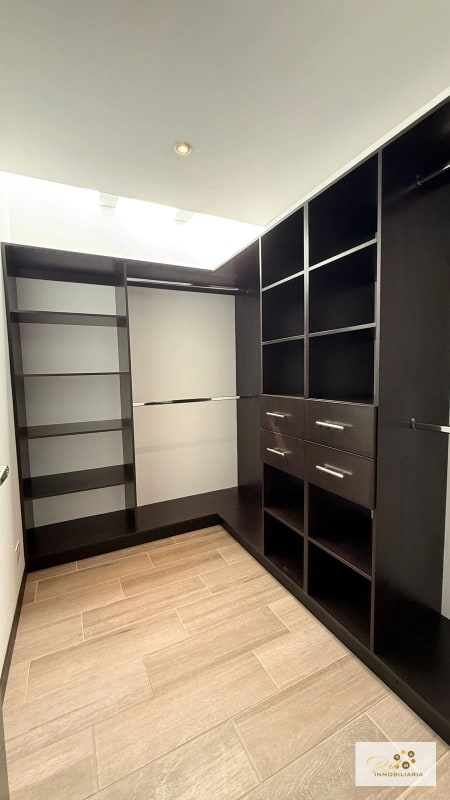 🏡 Casa para Estrenar en Venta – Zona 16, Hacienda Real - 9