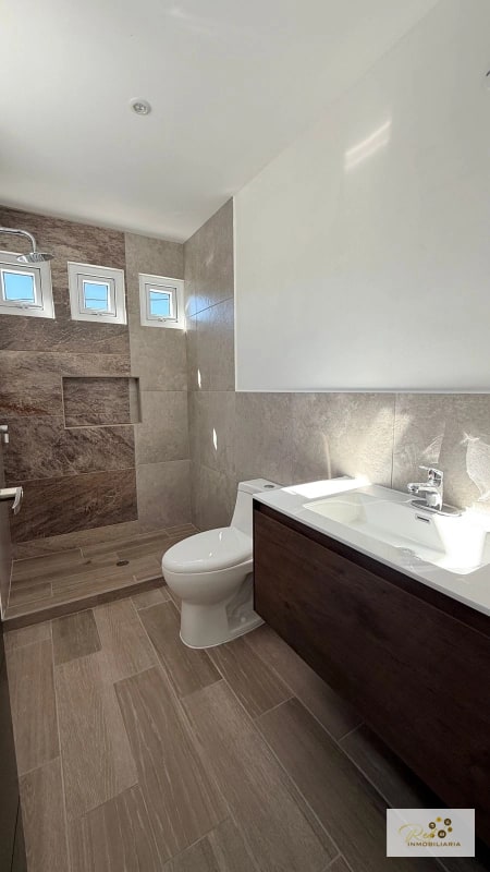 🏡 Casa para Estrenar en Venta – Zona 16, Hacienda Real - 8