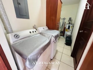 APTO. AMPLIO C/ VISTA -3 HAB. / EDIFICIO Z. 14 — Apartamento en Venta en Zona 14, Guatemala, Ciudad — miniatura 4 de 12