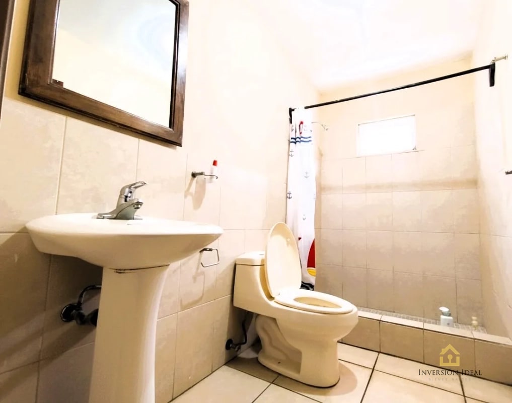Vendo casa 4 habitaciones + cuarto de servicio en zona 16 - 10