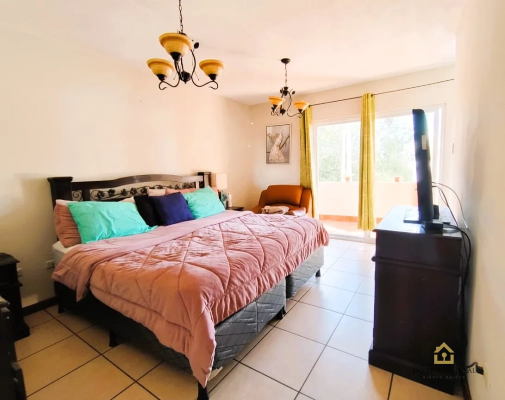 Vendo casa 4 habitaciones + cuarto de servicio en zona 16 - 1