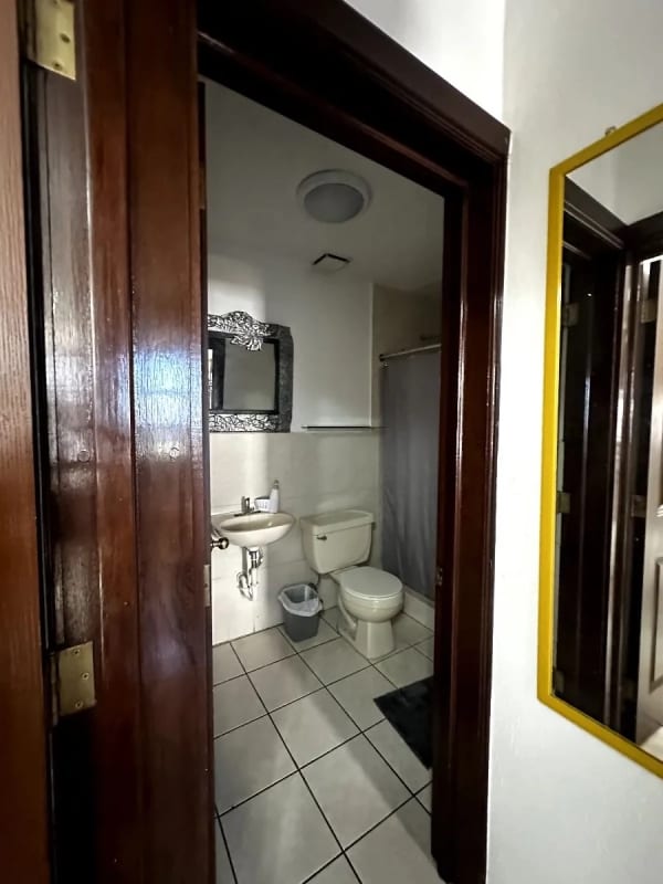 Apartamento amplio con balcón perimetral en Pacífica Plaza, Zona 14 - 13