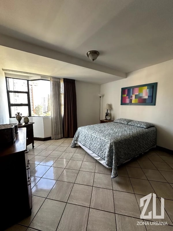 Apartamento amplio con balcón perimetral en Pacífica Plaza, Zona 14 - 16