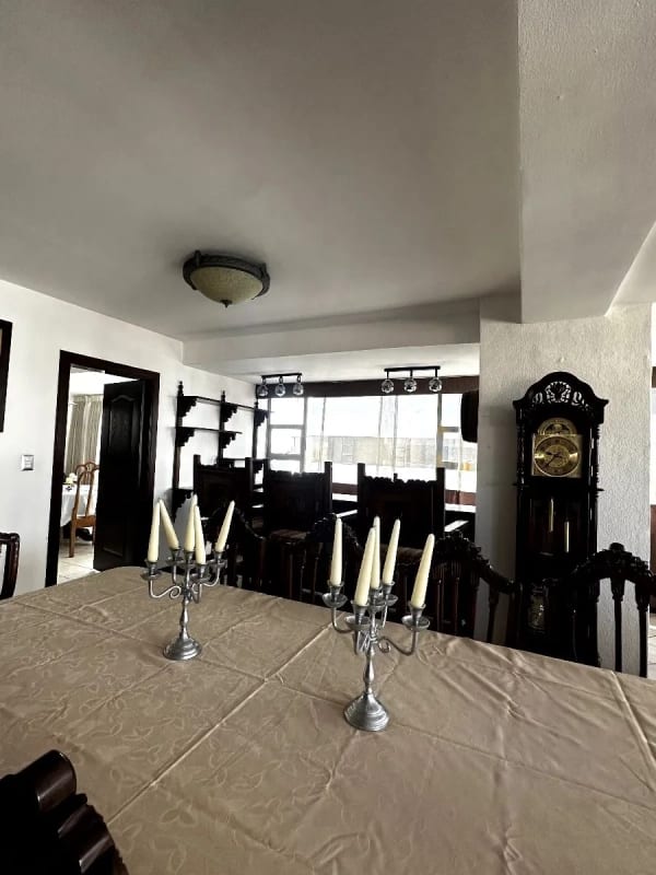 Apartamento amplio con balcón perimetral en Pacífica Plaza, Zona 14 - 15