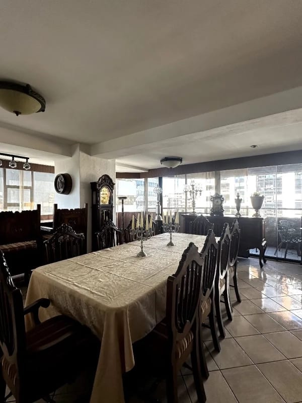 Apartamento amplio con balcón perimetral en Pacífica Plaza, Zona 14 - 14