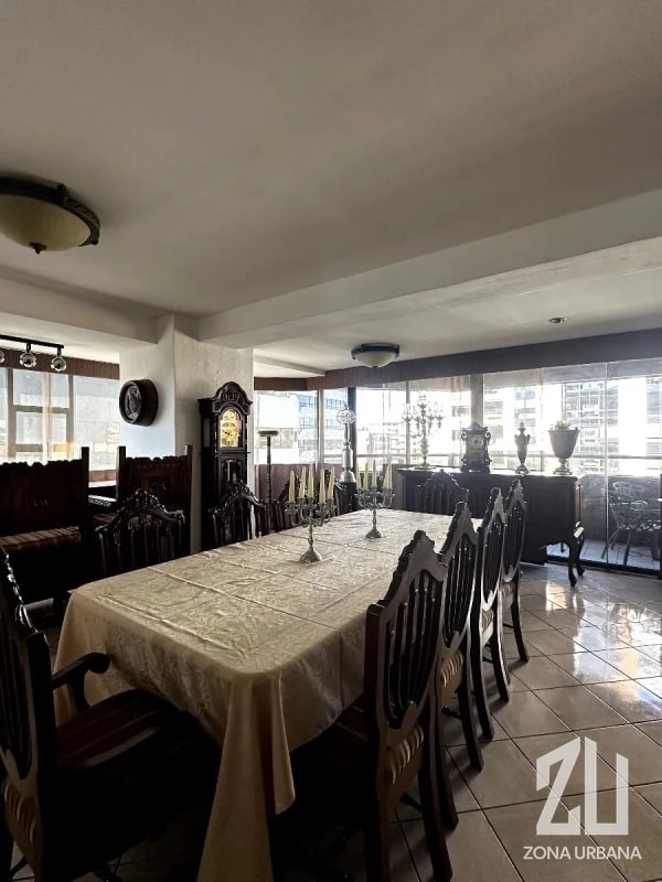 Apartamento amplio con balcón perimetral en Pacífica Plaza, Zona 14 - 14