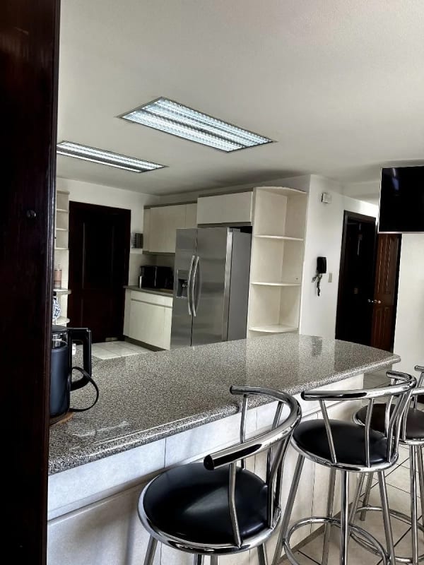 Apartamento amplio con balcón perimetral en Pacífica Plaza, Zona 14 - 6