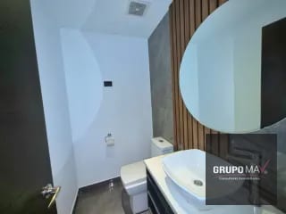 Oficina Zona 10 Renovati — Oficina en Alquiler en Renovati, Zona 10, Guatemala, Ciudad — miniatura 3 de 7