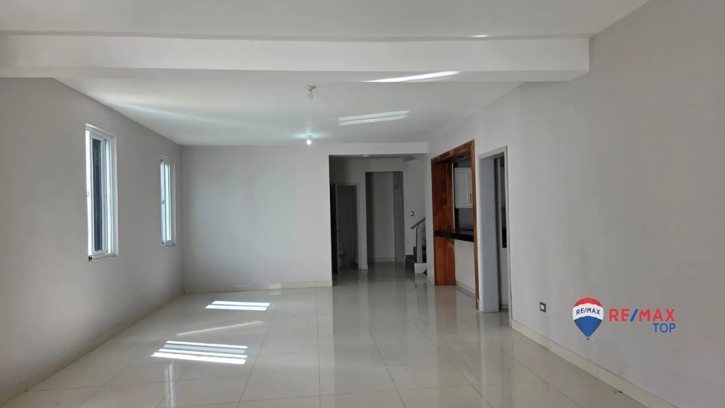 ZONA 16, VENDO CASA DE 2 NIVELES 4 HAB. / BOULEVARD ACATÁN - 11