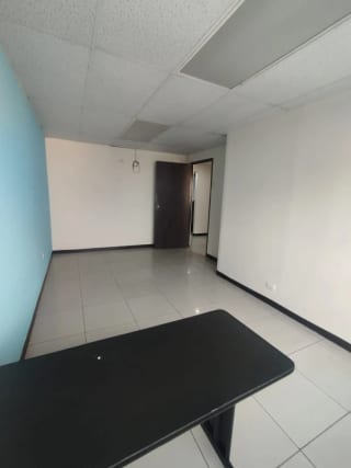 Amplia Oficina zona Geminis — Oficina en Alquiler en Zona 10, Guatemala, Ciudad — miniatura 5 de 5