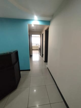 Amplia Oficina zona Geminis — Oficina en Alquiler en Zona 10, Guatemala, Ciudad — miniatura 2 de 5
