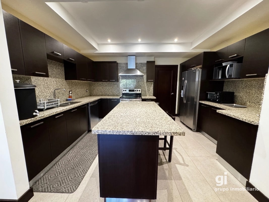 Apartamento de 200 m2 en venta zona 14 - 7