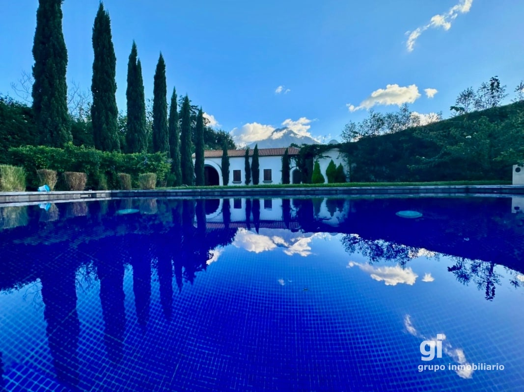 Espectacular casa en venta en Antigua Guatemala - 1