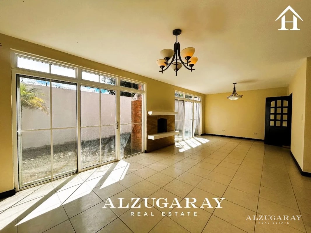 CASA AMPLIA C/ JARDIN, SAN JOSÉ PINULA - 3 HAB./ CONDOMINIO LOS MANANTIALES