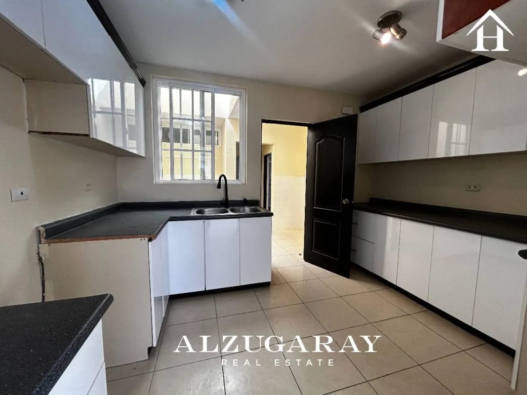 CASA AMPLIA C/ JARDIN, SAN JOSÉ PINULA - 3 HAB./ CONDOMINIO LOS MANANTIALES — Casa en Venta en Carretera a El Salvador, Guatemala, Ciudad — foto 10 de 11