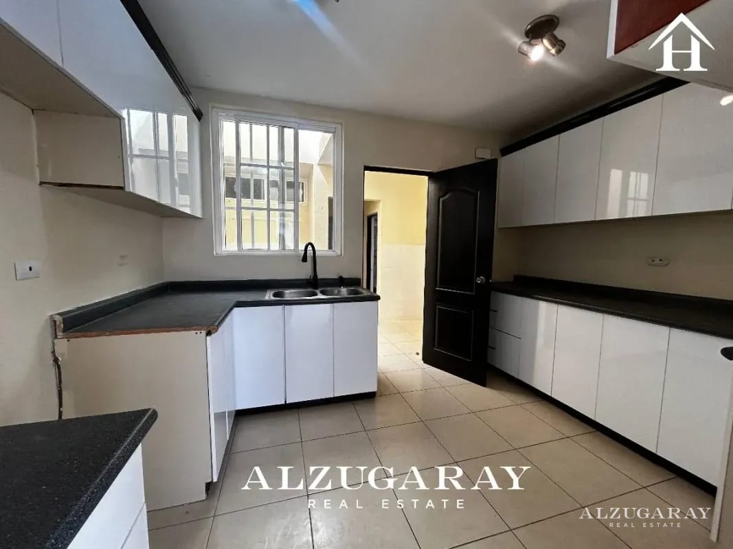 CASA AMPLIA C/ JARDIN, SAN JOSÉ PINULA - 3 HAB./ CONDOMINIO LOS MANANTIALES — Casa en Venta en Carretera a El Salvador, Guatemala, Ciudad — foto 10 de 11