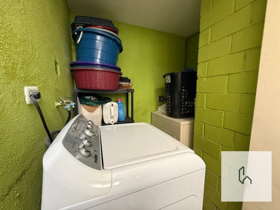 VENTA DE CASA EN JARDINES DE MINERVA 1 - 8