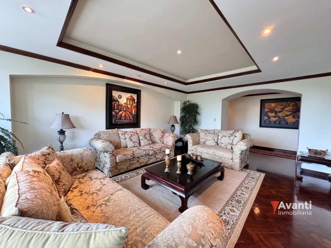 VENTA APARTAMENTO ZONA 14, AMPLIO - 14