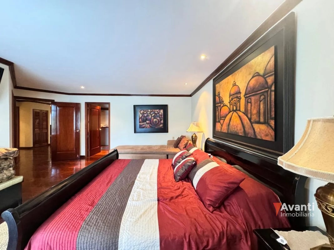 VENTA APARTAMENTO ZONA 14, AMPLIO - 4