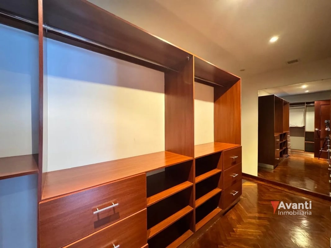 VENTA APARTAMENTO ZONA 14, AMPLIO - 3