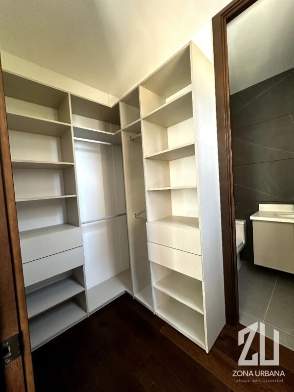 Apartamento amplio y bien iluminado con balcón en Edificio Tero 14 - 8