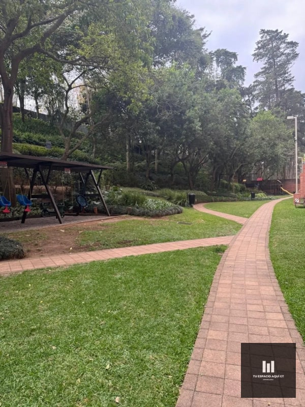 Apartamento en Alquiler, en Zona 10 - Amueblado - 1