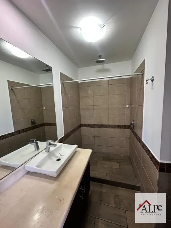 PENTHOUSE CON TERRAZA ZONA 10 — Apartamento en Alquiler en Verona, Zona 10, Guatemala, Ciudad — foto 10 de 15