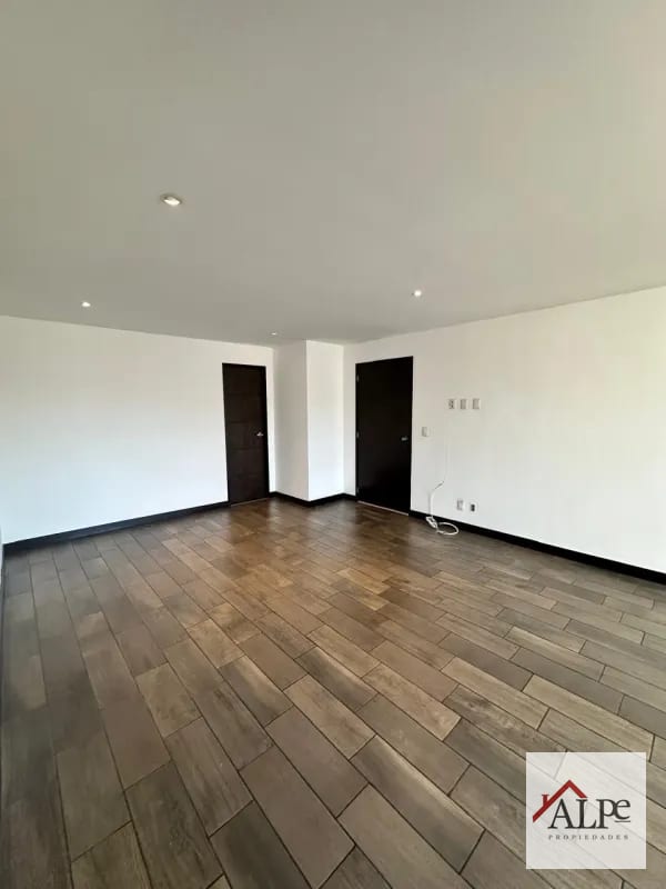 PENTHOUSE CON TERRAZA ZONA 10 — Apartamento en Alquiler en Verona, Zona 10, Guatemala, Ciudad — foto 3 de 15