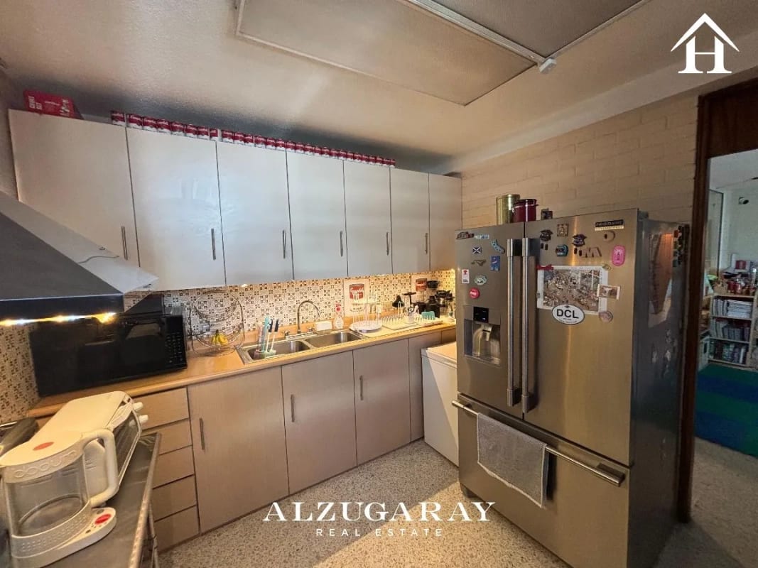 EDIFICIO + TERRENO POT G4 536 VRS2 / ESQUINA ZONA 4 — Terreno en Venta en Zona 4, Guatemala, Ciudad — foto 2 de 5