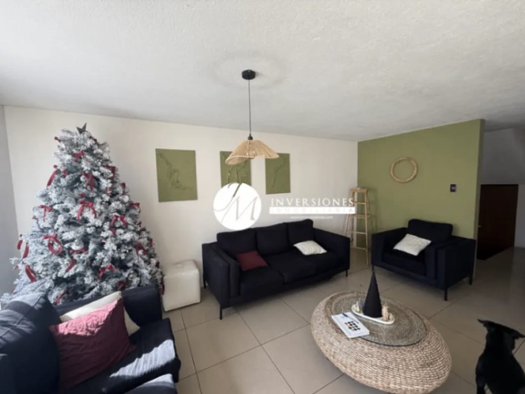 casa en venta en zona 16 - Image 1