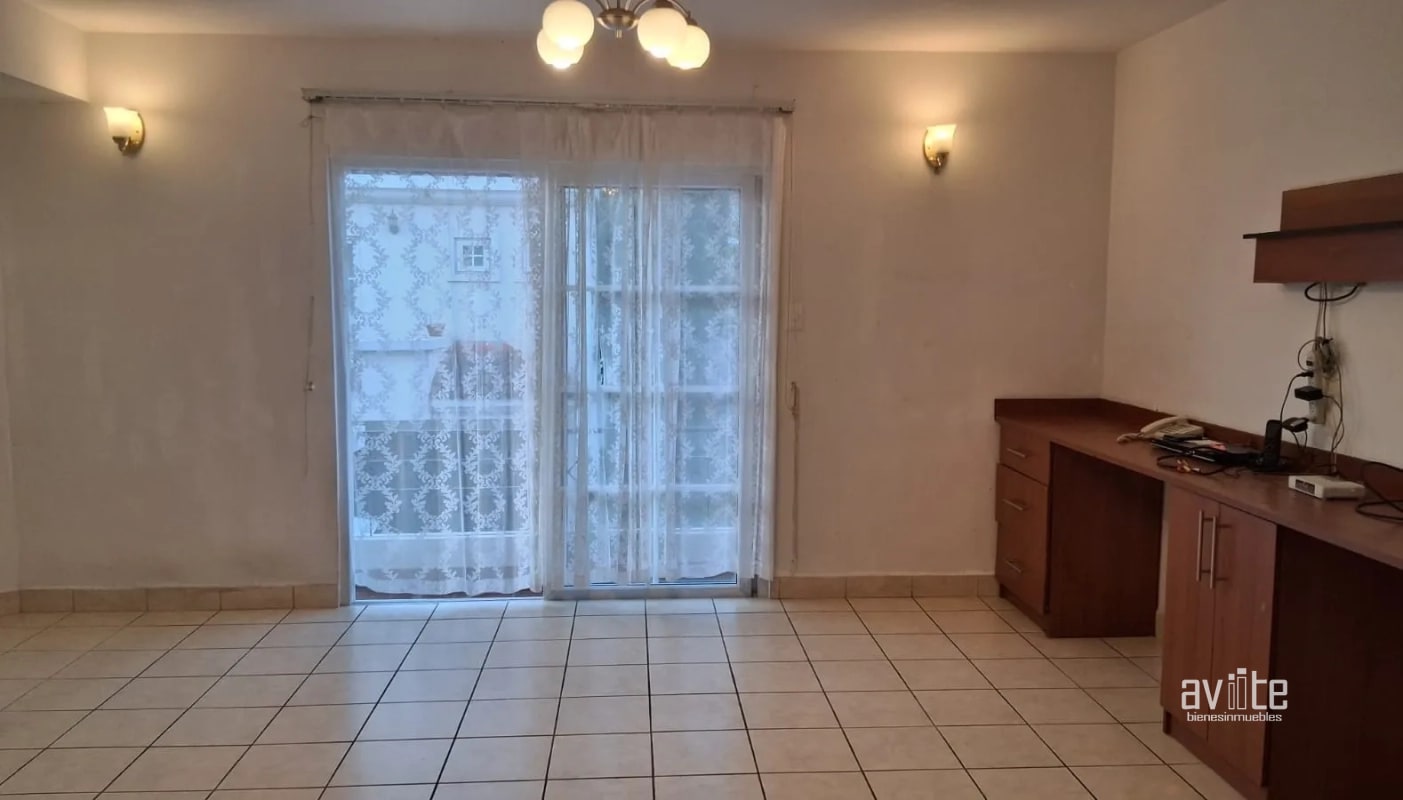 Condado San Nicolas 3.   Casa de 3 niveles en venta Q1,950,000 más impuestos - 9