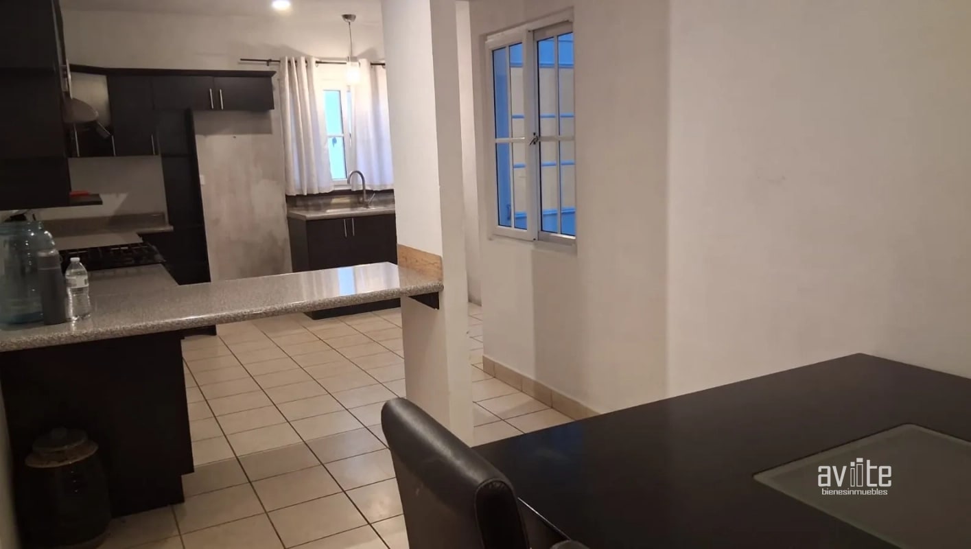 Condado San Nicolas 3.   Casa de 3 niveles en venta Q1,950,000 más impuestos - 6