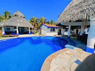 Vendo Linda casa frente al Mar en ruta a Monterico km 139.5 — Casa vacacional en Venta en Monterrico, Santa Rosa — miniatura 1 de 7