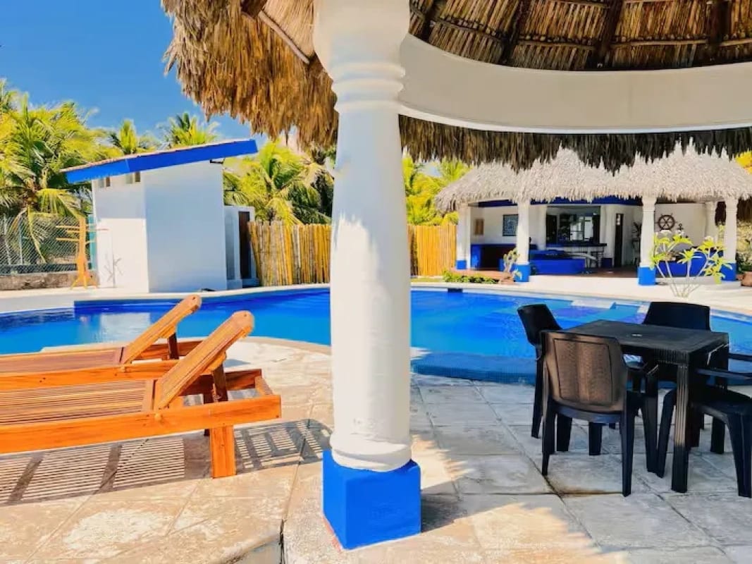 Vendo Linda casa frente al Mar en ruta a Monterico km 139.5 — Casa vacacional en Venta en Monterrico, Santa Rosa — foto 6 de 7