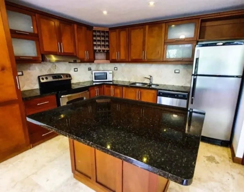 Apartamento semi amueblado con jardín en Vista Hermosa I, Zona 15 — Apartamento en Alquiler en Zona 15, Guatemala, Ciudad — foto 4 de 5