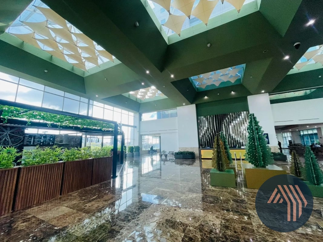 VENTA DE OFICINA 70MT2 - ZONA PRADERA, ZONA 10 - 11