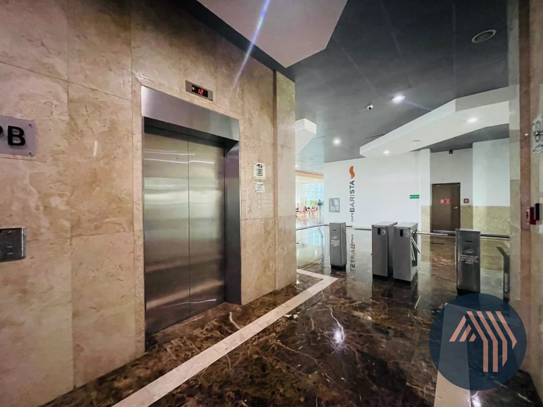 VENTA DE OFICINA 70MT2 - ZONA PRADERA, ZONA 10 - 12