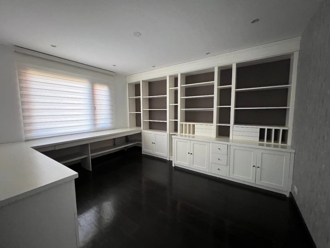  CASA VENTA CONDOMINIO EXCLUSIVO LA JOYA ZONA 10, 4 DORMITORIOS, 440 Mts2 , 3.5 BAÑOS~4 PARQUEOS $1,000,000 DOLARES — Casa en Venta en Zona 10, Guatemala, Ciudad — foto 9 de 11