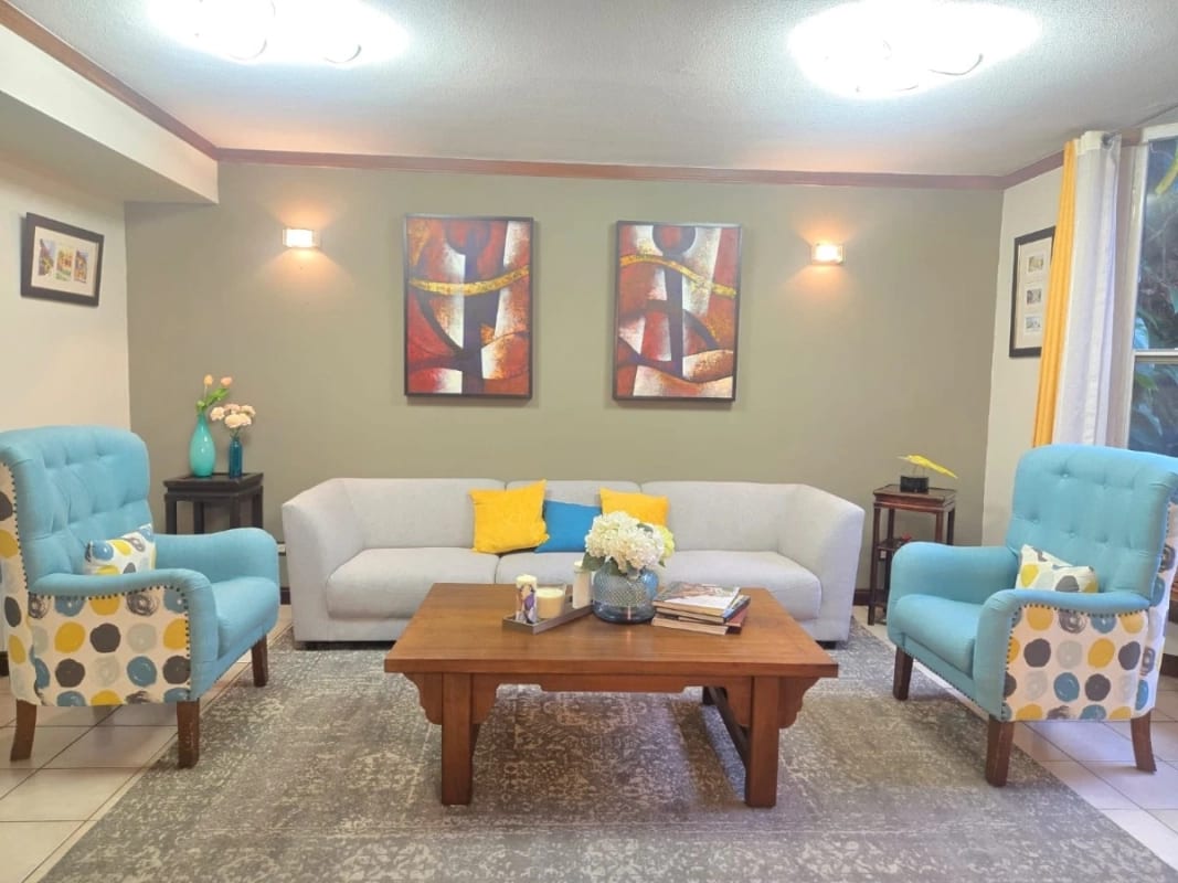 Casa amplia en zona 16 bulevar Acatán — Casa en Venta en Zona 16, Guatemala, Ciudad — foto 9 de 10