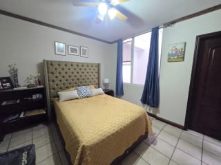 Casa amplia en zona 16 bulevar Acatán — Casa en Venta en Zona 16, Guatemala, Ciudad — miniatura 4 de 10