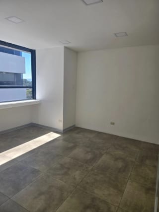 Oficina en Renta zona 10 — Oficina en Venta en Zona 10, Guatemala, Ciudad — miniatura 4 de 5