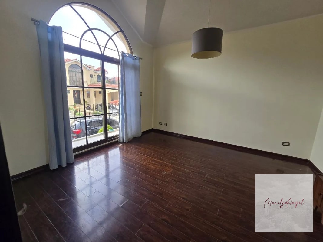 CASA EN VENTA EN ZONA 16 VR Q2.400.000 - 14
