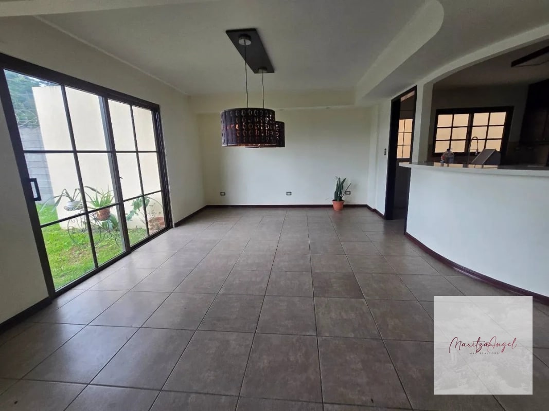 CASA EN VENTA EN ZONA 16 VR Q2.400.000 - 10