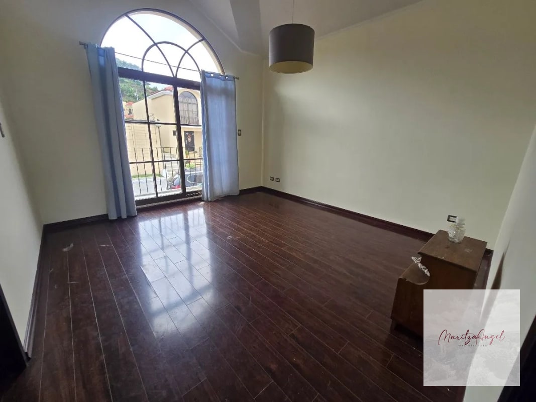 CASA EN VENTA EN ZONA 16 VR Q2.400.000 - 5