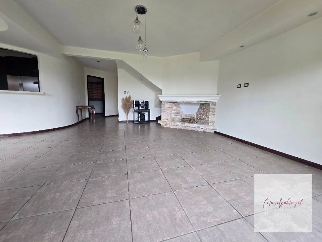 CASA EN VENTA EN ZONA 16 VR Q2.400.000 - 1